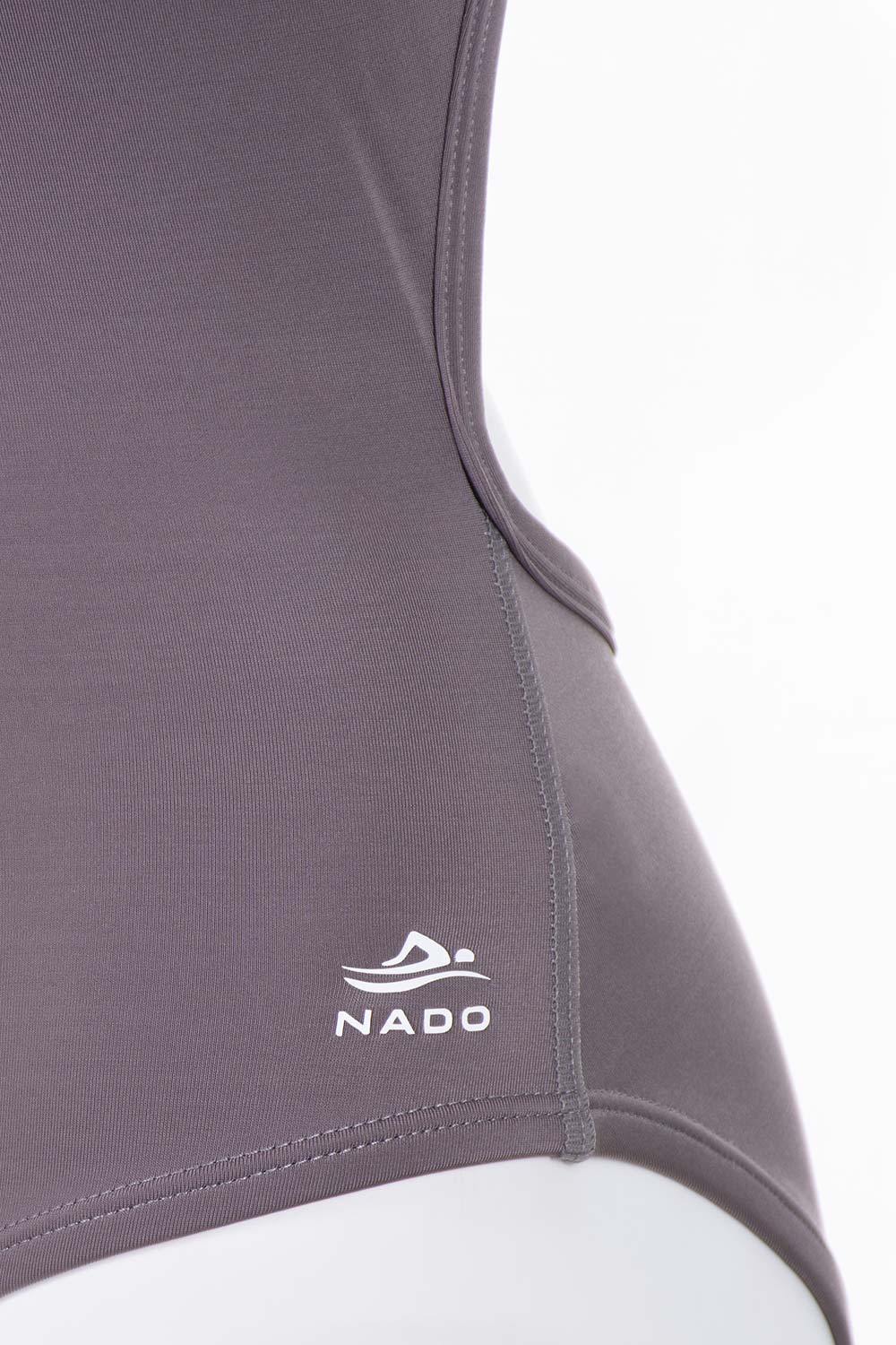 ENTERO DOBLE TIRA ESENCIAL GRIS PLATA LOGO DETALLE