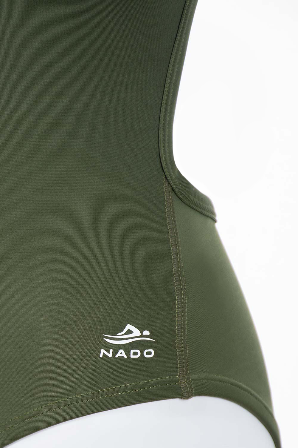 ENTERO DOBLE TIRA ESENCIAL VERDE MILITAR LOGO DETALLE