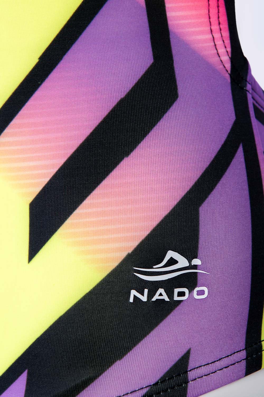 ENTERO TIRA ESTAMPADO GEOMETRIC NEON LOGO DETALLE